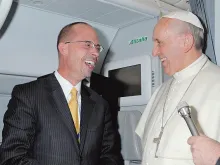 John L. Allen Jr. with Pope Francis. Photo Courtesy of John Allen Jr. 