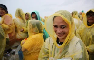 Karen Papellero at the papal Mass in Tacloban Jan. 17.   Alan Holdren / CNA.