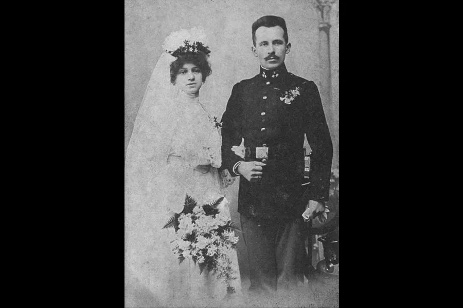 Karol and Emilia Wojtyła's wedding portrait. Public domain.?w=200&h=150