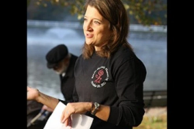 Katie Murphy gives instructions to runners at the 2012 Run for the Little Flowers Virtual 5K Photo courtesy of Katie Murphy CNA Catholic News 8 28 13