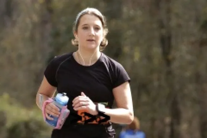 Katie Murphy runs in the shamrock marathon Courtesy Katie Murphy CNA500x320 US Catholic News 10 16 12