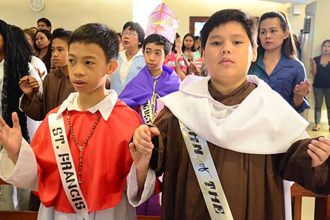 Kids don costumes as Saints for the March of Saints in the Philippines Credit Prayer Warriors CNA 11 5 13