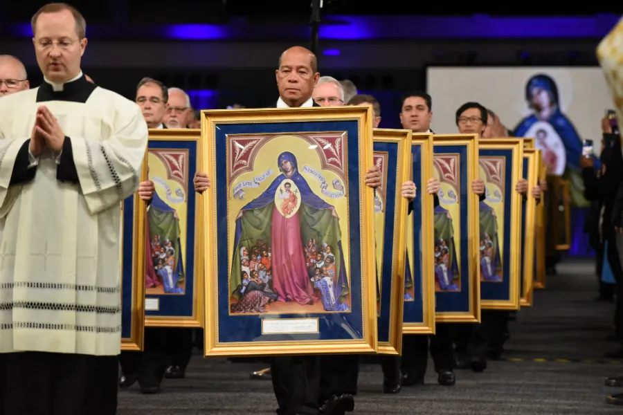 A process of the Our Lady Help of Persecuted Christians icon during Mass at the 2018 Knights of Columbus convention. Courtesy photo.?w=200&h=150