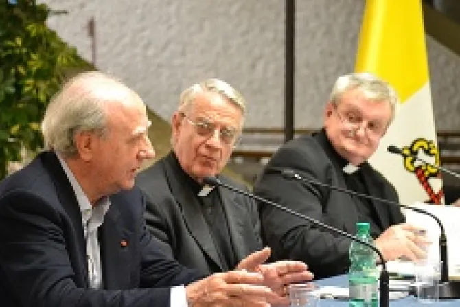 L R Guido Gusso Fr Federico Lombardi and Msgr Angelo Battista Pansa at the press conference on April 23 2014 Credit Daniel Ibaez CNA CNA 4 23 14