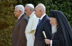 (L-R) Palestinian President Mahmoud Abbas, Pope Francis, Israeli President Shimon Peres and Patriarch Bartholomew I at the Invocation for Peace in the Vatican Gardens June 8. ?w=200&h=150