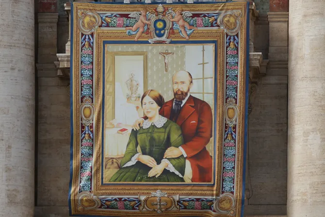 Louis and Zelie Martin parents of St Thrse of Lisieux in St Peters Square Oct 16 2015 Credit Daniel Ibez CNA 10 16 15