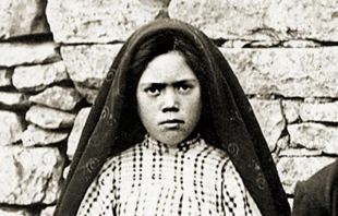 Lucia dos Santos via Public Domain.