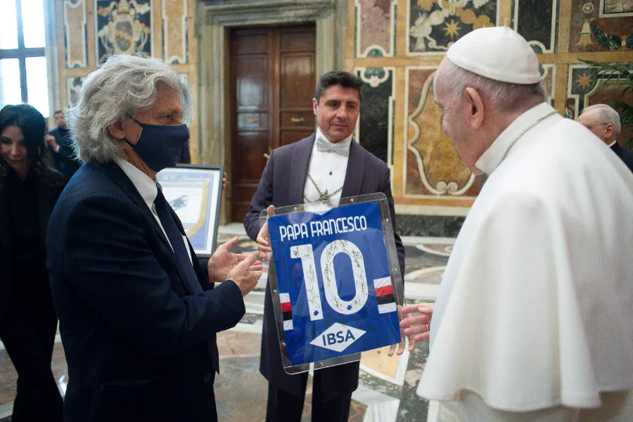 Pope Francis meets a delegation from the Italian soccer club Sampdoria Feb. 19, 2021. Credit: Vatican Media.?w=200&h=150