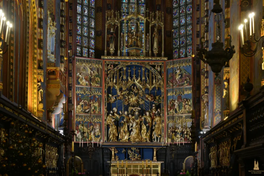 The Gothic altarpiece at St. Mary’s Basilica in Kraków, Poland. Photo credits: The Archives of St. Mary’s Basilica in Kraków.?w=200&h=150