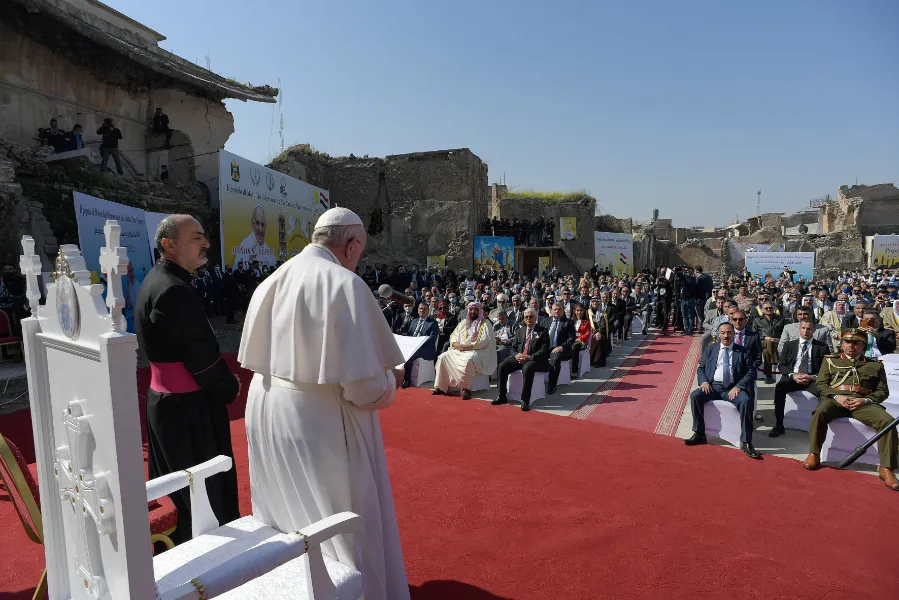 Pope Francis prays for the victims of war in Mosul, Iraq, March 7, 2021. Photo credits: Vatican Media.?w=200&h=150