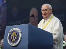 Maryknoll Fr. Gerard Hammond speaks at the 2017 Knights of Columbus Convention after receiving the Gaudium et Spes Award. Photo courtesy of the Knights of Columbus.