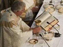 Archbishop Vincent Nichols celebrates Mass. 