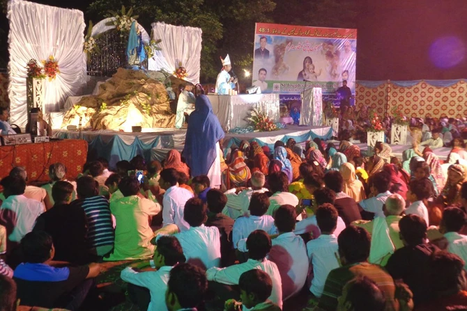 May Crowning at St Joseph s Catholic Church Gujranwala Pakistan May 30 2015 Credit Antonio Gonsalves CNA 6 11 15