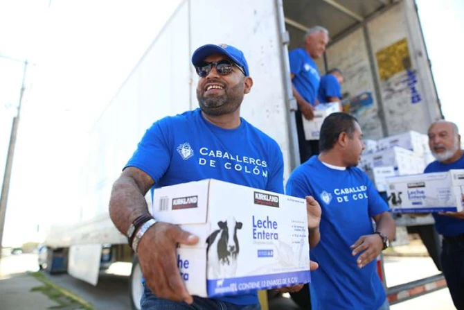 Members of the Knights of Columbus help to deliver supplies to the Casa de Migrantes in Ciudad Juarez Mexico CNA 3