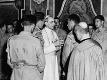 Members of the Royal 22nd Regiment, who participated in the liberation of Italy, in audience with Pope Pius XII in 1944