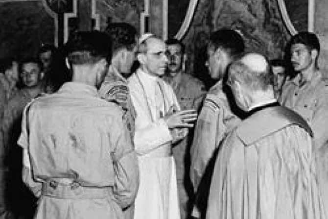 Members of the Royal 22e Regiment who participated in the liberation of Italy in audience with Pope Pius XII in 1944 CNA World Catholic News 11 3 11