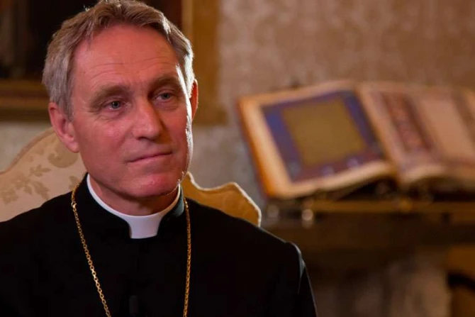 Mons_Ganswein_Daniel_Ibanez_ACI_17092020