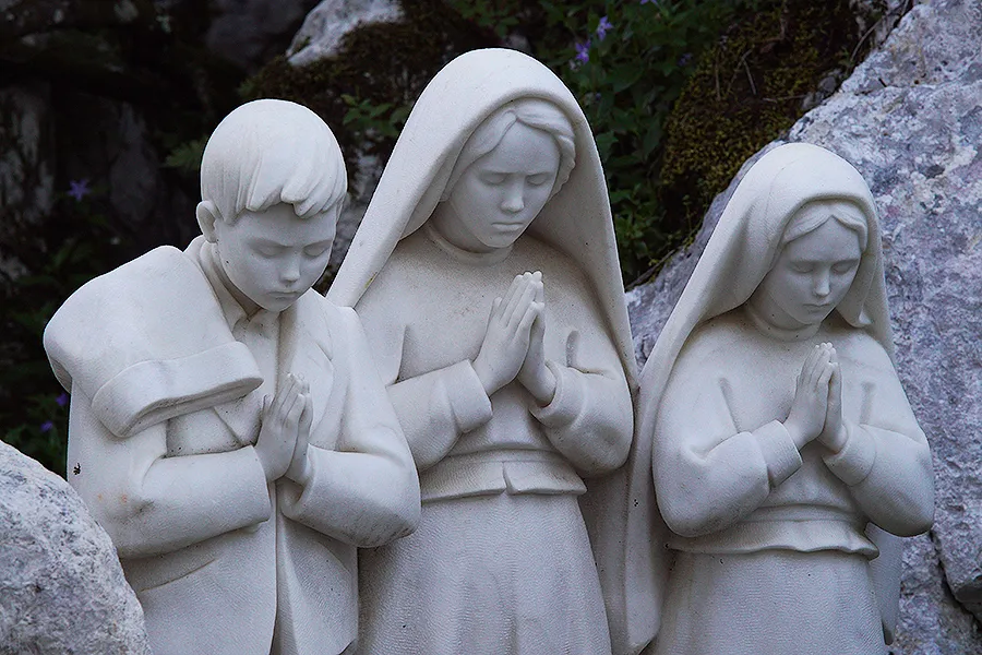 Monument of the Guardian Angel of Portugal apparition to the three little shepherd children of Fatima. ?w=200&h=150
