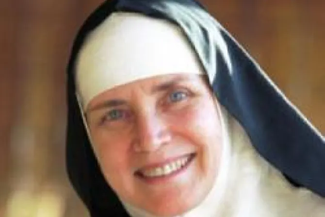 Mother Dolores Hart CNA US Catholic News 11 29 11