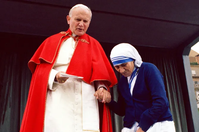 Mother Teresa and Pope John Paul II May 25 1983 Credit LOsservatore Romano CNA 8 23 16