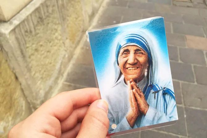 Mother Teresa prayer card for WYD pilgrims in Krakow Poland on July 25 2016 Credit Kate Veik CNA