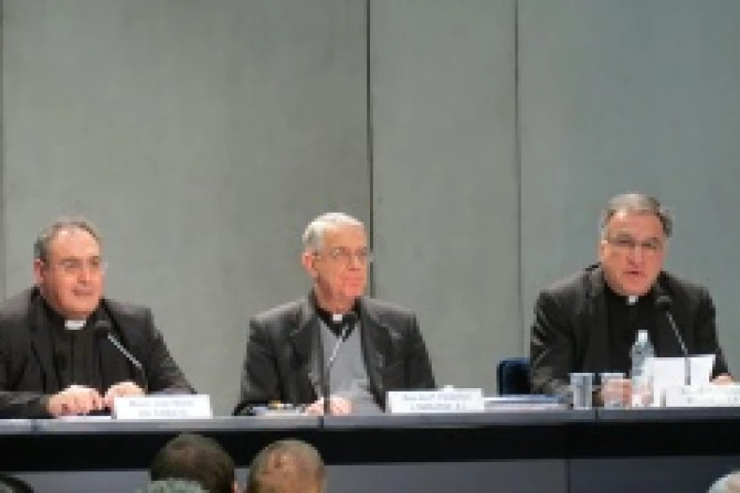 Msgr Jose Maria Gil Tamayo Fr Federico Lombardi and Fr Thomas Rosica announce the Popes new name Feb 26 2013 after he retires Credit David Uebbing CNA CNA 2 26 13