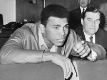 Muhammad Ali, 1966.Dutch National Archives, The Hague, Fotocollectie Algemeen Nederlands Persbureau (ANEFO), 1945-1989 bekijk toegang 2.24.01.04 Bestanddeelnummer 924-3060, CC BY-SA 3.0 nl, wikimedia.