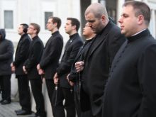 Seminarians from the North American College in Rome, Italy pray the rosary in St. Peter's Square March 13, 2016. CNA file photo.