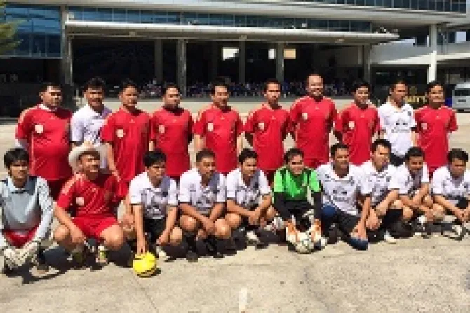 Nakhon Ratchasima Clergy Futsal team Bishop Joseph Chusak standing fifth from left Credit Antonio Gonsalves CNA CNA 2 21 14