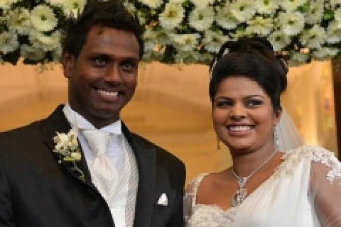Newlyweds Angelo Mathew and Heshani Silva Credit Antonio Gonsalves CNA