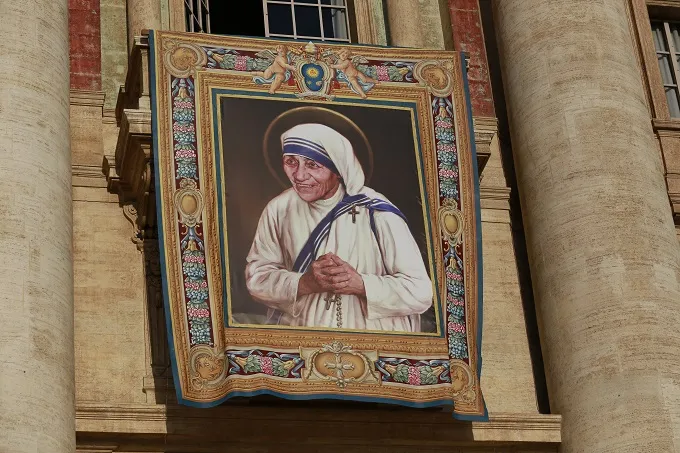 Official banner for Mother Teresa's canonization hangs on the facade of St. Peter's Basilica. ?w=200&h=150