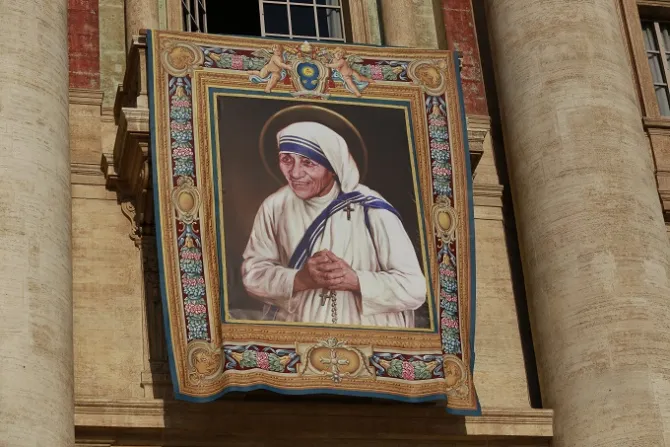 Official banner for Mother Teresas canonization hangs in StPeters Square Credit Daniel Ibez CNA