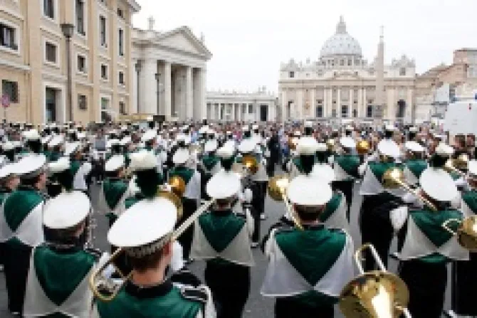 Ohio Universitys Marching 110 band plays in front of St Peters Square on May 10 2013 Credit Joel Hawksley CNA