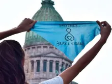 A pro-life demonstrator in Argentina | Photo: @connox.ph - Unidad Provida
