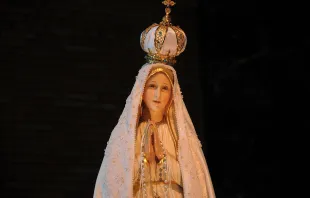 Our Lady of Fatima. Joseph Ferrara Our Lady of Fatima in LA Archdiocese via Flickr (CC BY-SA 2.0).
