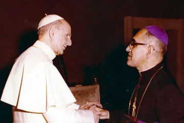 Papa Pablo VI y el Beato Oscar Romero 1978 Credito Oficina de Canonizacion