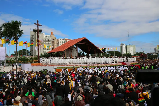 Papal Mass in Santa Cruz Bolivia on July 9 2015 Credit Alan Holdren CNA CNA 7 9 15