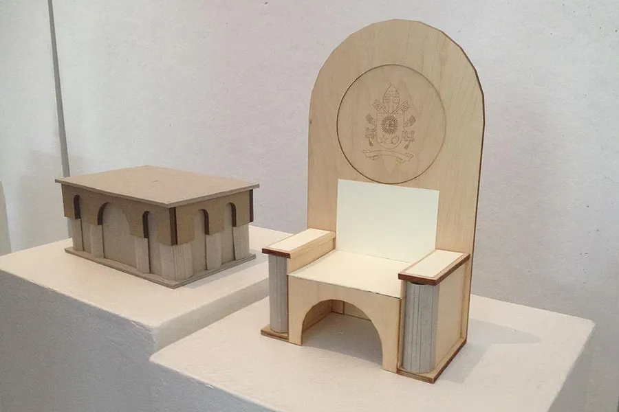 Papal altar, chair and ambo built for Pope Francis' trip to Washington D.C. at the portico of the National Shrine. ?w=200&h=150