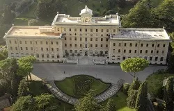 Papal garden seal in front of the Palace of the Governorate in Vatican City, Feb 8 2013. ?w=200&h=150