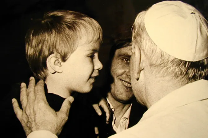 Paul and Jakob Badde with Bl John Paul II November 17 1980 Photo courtesy of Paul Badde CNA 3 12 14
