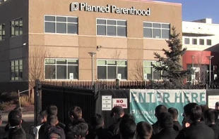Prayer outside Planned Parenthood of the Rocky Mountains, in Denver, Colo.   Peter Zelasko/CNA.