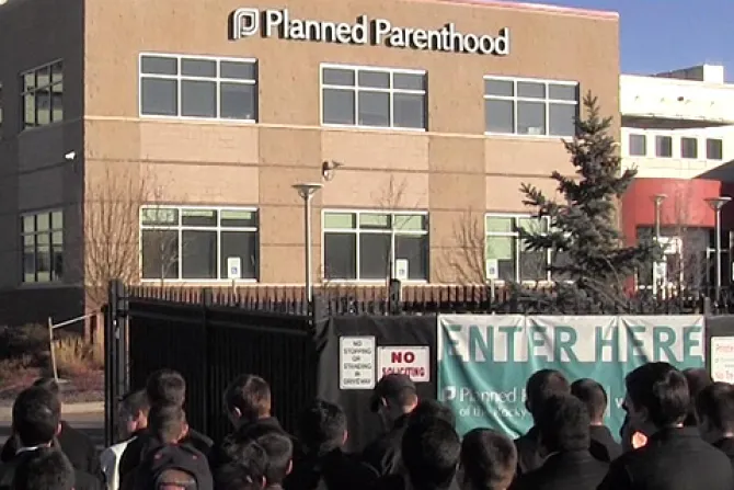 People pray outside of the Planned Parenthood of the Rocky Mountains in Denver Credit Peter Zelasko CNA CNA 7 15 14