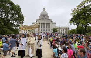 Eucharistic procession in Madison Aug. 15, 2020. Photo by Joe Ptak, Diocese of Madison Catholic Herald.  