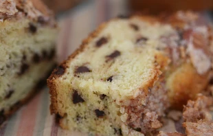 Piece of Colomba cake.   Anna via Flickr (CC BY-NC-SA 2.0).