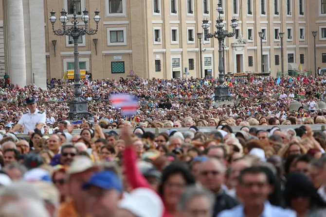 Pilgrims fill St Peters Square for Pope Francis Wednesday general audience on Oct 15 2014 Credit Bohumil Petrik CNA CNA 10 15 14