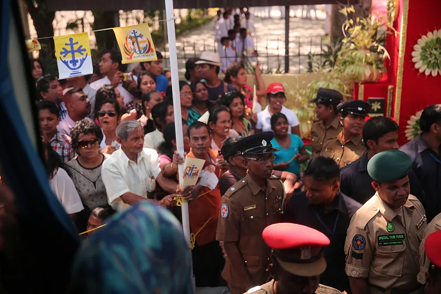 Sri Lankans fill the street awaiting Pope Francis' arrival in Colombo, Jan. 13, 2015. ?w=200&h=150