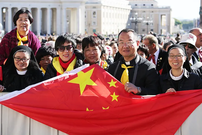 Pilgrims from China at the general audience in St Peters Square Oct 12 2016 Credit Daniel Ibanez CNA