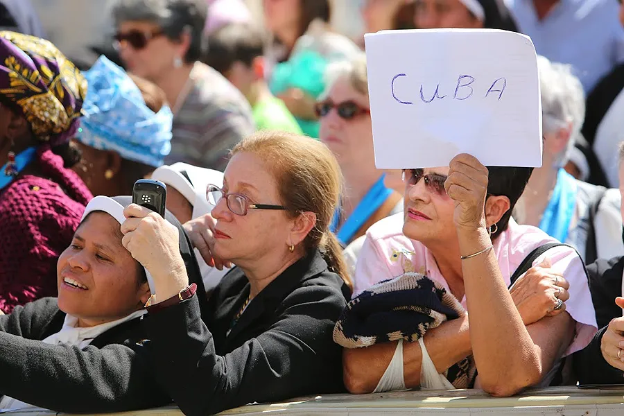 Cuban pilgrims gathered in St. Peter's Square for the General Audience, April 22, 2015. ?w=200&h=150