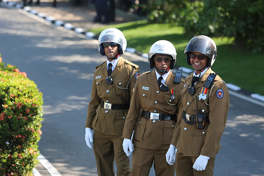 Police officers in Colombo. ?w=200&h=150