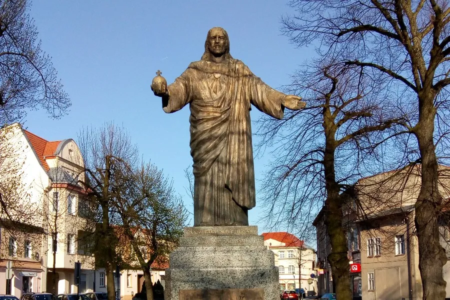 A statue of the Sacred Heart of Jesus in Grodzisk Wielkopolski, Poland. ?w=200&h=150